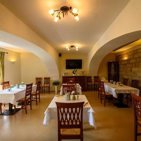 Hotel U Krale Йичин Экстерьер фото