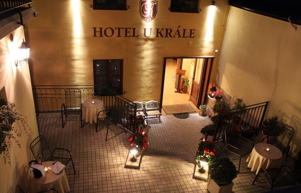 Hotel U Krale Йичин Экстерьер фото