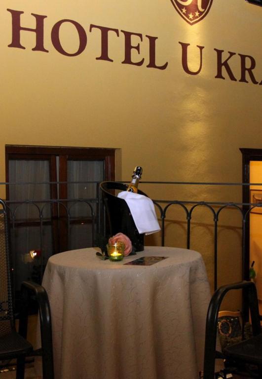 Hotel U Krale Йичин Экстерьер фото