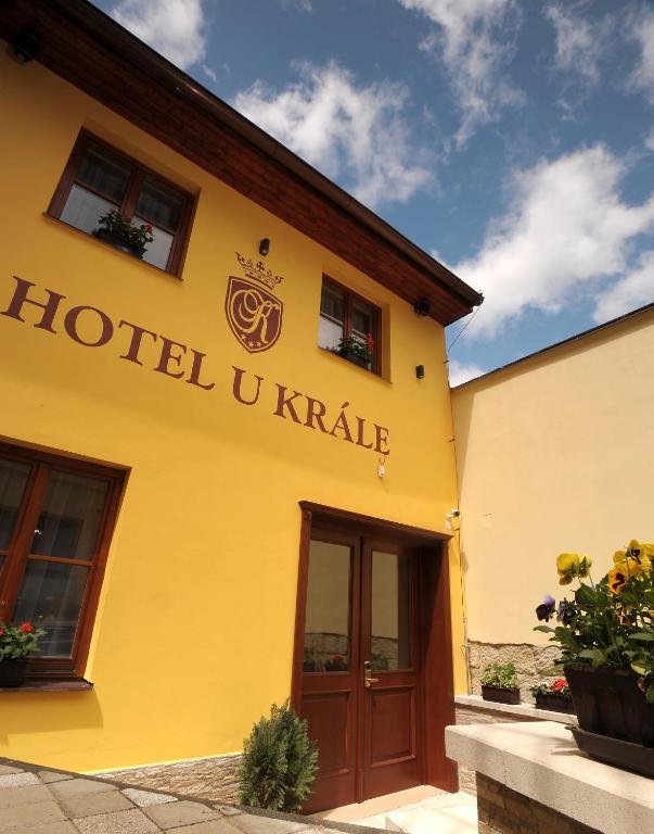 Hotel U Krale Йичин Экстерьер фото