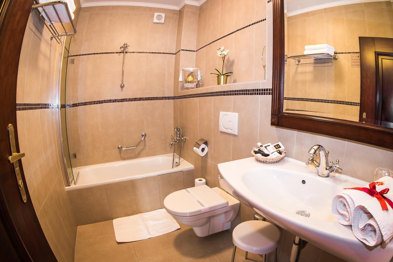 Hotel U Krale Йичин Экстерьер фото