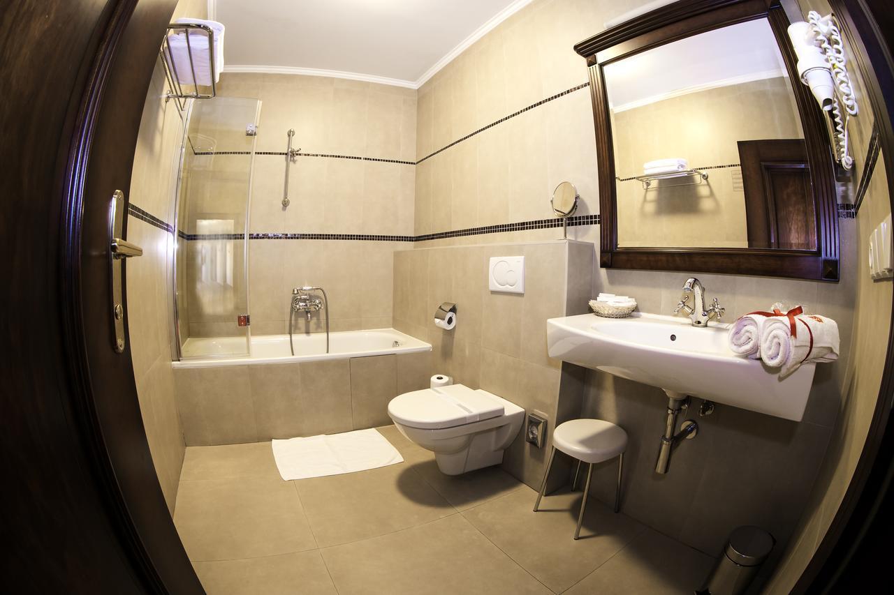 Hotel U Krale Йичин Экстерьер фото
